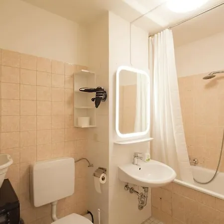 Appartement Schoene 2-zimmerwohnung In Hannover-list *
