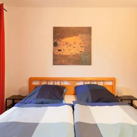 Schoene 2-zimmerwohnung In Hannover-list Lägenhet Hannover